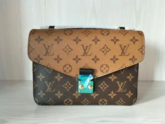 POCHETTE Vuitton METIS Louis 0322